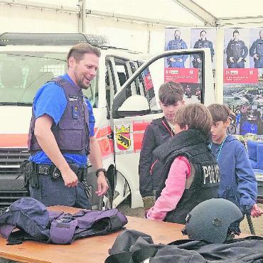 Mini-Gstaad 2025: So haben wir Kinder regiert - Wer wollte in seiner Jugend nicht schon einmal Polizist sein und Verbrecher jagen?