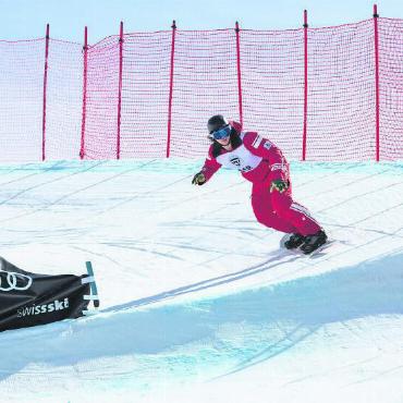 Björn Brand ist Schweizer «Schneesportkönig» - Thierry Fritschi trat als einer der beiden einzigen Snowboarder des Saanenlandes im Snowboardcross an.