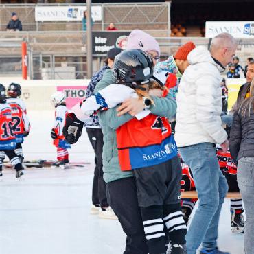 Gemeinsam stark – Saisonabschluss der Eishockeyfamilie - Geschafft!