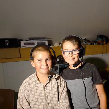 Opernspektakel von Kindern für Kinder - Am Kinder- und Familienkonzert fest in Kinderhand: Ton- und Lichttechnik.