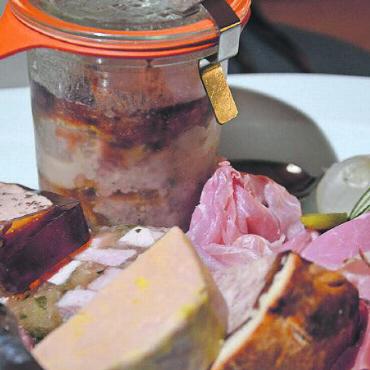 Das kultige Chlösterli ist zurück - Im «neuen» Chlösterli finden viele regionale Produkte auf der Karte Einzug.