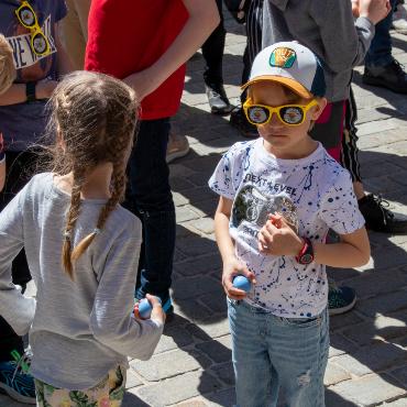 Unglaublich viel «Volk» am Ostermarkt in Saanen