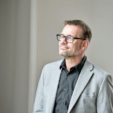 Zwischen Präsenz und Wirkung: Beeinflussen Wahlplakate unsere Entscheidung? - Marc Bühlmann   FOTO: ADRIAN MOSER
