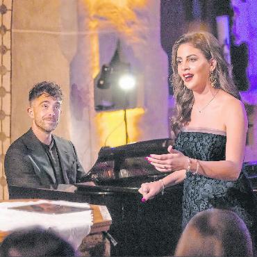 Musikalische Horizonterweiterung - Sopranistin Fatma Said mit Pianist und Komponist Tim Allhoff.