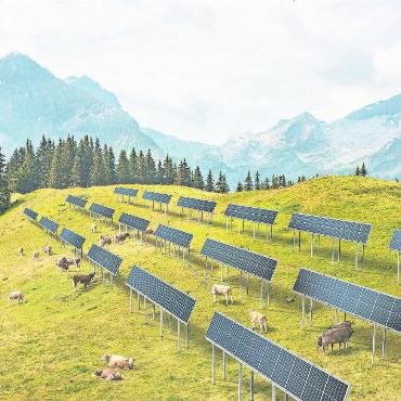 Die Sonne im Saanenland anzapfen - Die Visualisierung verbildlicht die alpinen Fotovoltaik-Grossanlagen, die zukünftig im Saanenland an verschiedenen Standorten erneuerbare Energien liefern sollen. VISUALISIERUNG: SOLSARINE