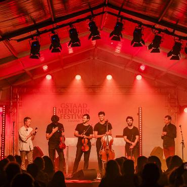 Klassikkonzert und Rave unter einem Dach sorgt für wechselseitige Begeisterung