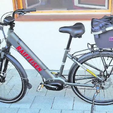 Team der Maternité Alpine: unerschütterlich - Das E-Bike des Maternité-Teams. FOTO: ZVG