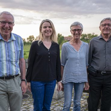 Verstärkung für den Vorstand gesucht - Verabschiedet wurden Guntram Knauer (links) und Hansruedi Marti; neu im Vorstand sind Natalie Furer (Zweite von links) und Ursula Egger. (Foto: Hans-Rudolf Schneider)
