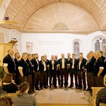 Ein Abend voller Gesang, Tradition und Herzlichkeit - Der Jodlerklub St. Stephan sang unter der Leitung seines Dirigenten Ueli Moor.