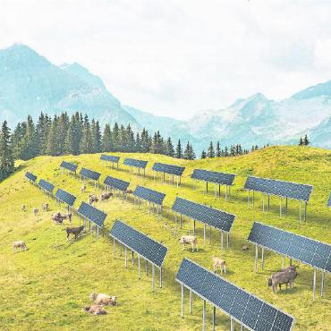 Runder Tisch zur Solaroffensive im Saanenland: BKW und SolSarine arbeiten zusammen - Die Visualisierung verbildlicht die alpinen Fotovoltaik-Grossanlagen, die zukünftig im Saanenland an verschiedenen Standorten erneuerbare Energien liefern sollen. VISUALISIERUNG: SOLSARINE
