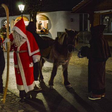 Der Samichlous auf Besuch im Saanenland