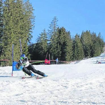Der Skiclub Turbach-Bissen traf sich am Wasserngrat zum Clubrennen - Bei herrlichem Wetter wird um jede Hundertstelsekunde gekämpft. FOTO: LUKAS MÖSCHING