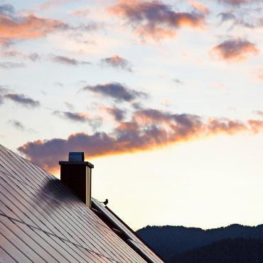 Saaner Stimmberechtigte wollen erneuerbare Energien fördern - Das Reglement zur Förderung von erneuerbaren Energien erhielt an der Saaner Gemeindeversammlung Zustimmung. SYMBOLBILD: ADOBESTOCK