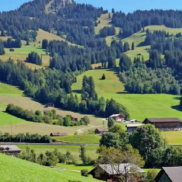 Seniorenrat 2024: ein Jahr voller Engagement und Begegnungen - Die geführten Wanderungen sind so konzipiert, dass auch Personen mitwandern können, die nicht mehr so gut zu Fuss sind.