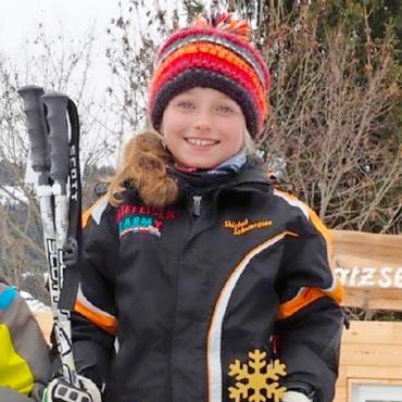 Sue Piller: ein starker Winter, ein klarer Weg - Schon als junges Mädchen fuhr Sue Piller leidenschaftlich gerne Ski. Seitdem hat sich so manches verändert, doch die Liebe zum Sport ist geblieben. FOTO: ZVG