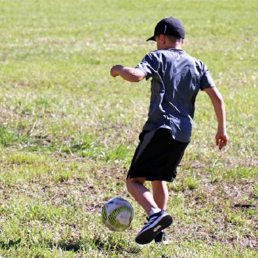 Schlussturnen bei strahlendem Spätsommerwetter - Flink am Ball. FOTOS: ZVG