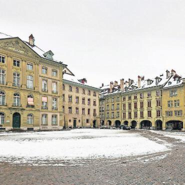 Finanz- und Lastenausgleich 2023: Gemeinde und FDP wehren sich - Der Sitz der kantonalen Finanzdirektion (links) am Berner Münsterplatz. ARCHIVFOTO: ADOBESTOCK