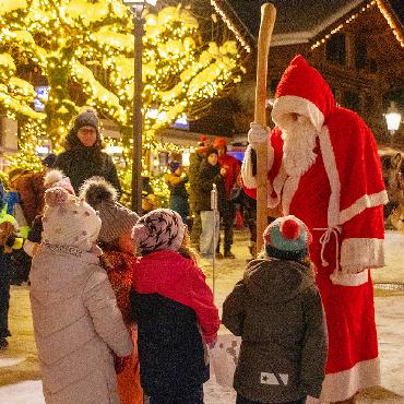 Der Samichlous in Gstaad - Der Samichlous kommt wieder zu den Kindern nach Gstaad. ARCHIVFOTO: ERICH KÄSER