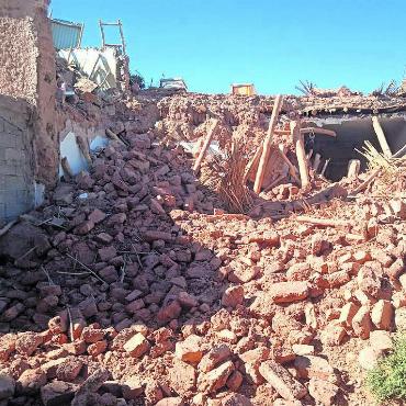 Marokko: Nothilfe für Erdbebenopfer - Auch in den Bergdörfern des östlichen Hohen Atlas sind zahlreiche Todesopfer zu beklagen. Viele Familien wurden obdachlos, weil ihre meist traditionellen Häuser ganz oder teilweise eingestürzt sind. FOTO: PARTNERAID