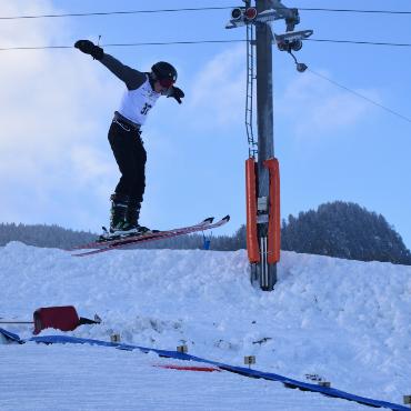 Schneesport in verschiedenen Variationen