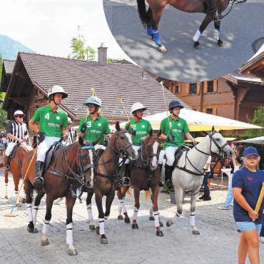 Polosport: Ästhetik und Glamour - Team Kielder Agro Group geniesst den Ritt durch die Promenade. FOTOS: JONATHAN SCHOPFER