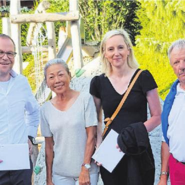 Auch das ist 3G: Golf, Gewerbe, Gemütlichkeit - Nettosieger je Kategorie: v.l. Michael Tschanz, Li Li Kuratli-Teo, Nadine Fritsche und Christian Matti.