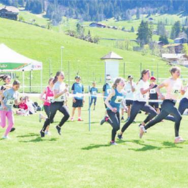 «Gschwindscht Saaner – gschwindschti Saaneri» und UBS Kids Cup 2022 - Nebst dem 1000-Meter-Lauf und Ballweitwurf …