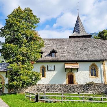 Grosse Ehre und tiefe Freude - Carola Watts hat die Kirche von Lauenen und die hiesige Bevölkerung ins Herz geschlossen. Hier will sie bleiben und wirken.
FOTO: KEREM MAURER