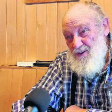Ein «Ryter» eilt zu Hilfe - Gottfried Ryter erklärt im Videointerview, wie er auf die Idee des Milchkühlers Plani kam. tinyurl.com/5pj3d978