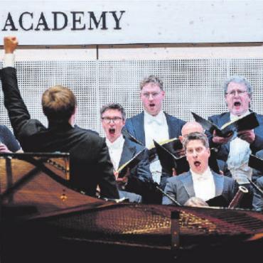 Entdeckungsvielfalt beim Beethoven-Festabend - Die Zürcher Sing-Akademie zeichnete sich in ihrem relativ kurzen Einsatz als klare, kraftvoll und beweglich gestaltende Singgemeinschaft mit herrlichem Chorklang aus.