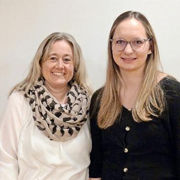 Landwirtschaft Saanenland: global denken – regional handeln! - Patricia von Grünigen (links) gab das Amt der Geschäftsführerin an Sandra Kohli weiter.