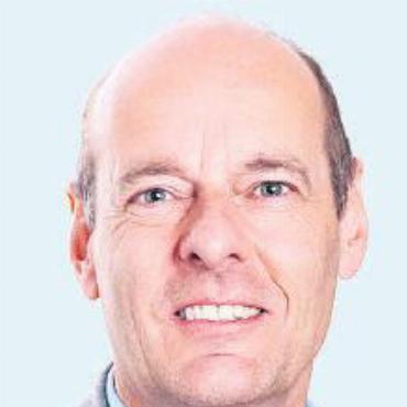 Wir stellen vor… - Matthias Matti, Die Mitte Grossrat Zweisimmen Jahrgang: 1970 Verheiratet, 2 erwachsene Kinder (19 und 22 Jahre) Dipl. Betriebsökonom Politik, Skifahren, Jpggen, Wandern