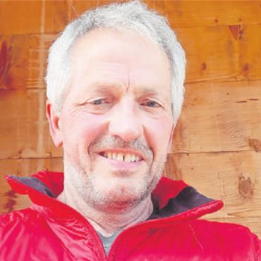 Vom Skilehrer zum Skischulleiter und umgekehrt - Johny Wyssmüller gibt die Skischulleitung nach über 30 Jahren ab, macht aber im nächsten Winter sicher nicht nichts. FOTOS: ZVG