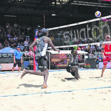 Sommer, Sonne, Stimmung: Swatch Beach Pro Gstaad 2023 - Das Team Chrif/Ahmed aus Katar scheiterte zwar im Viertelfinal an den Norwegern, eroberte aber die Herzen der Zuschauenden mit tollen Spielen und sympathischen Auftritten.