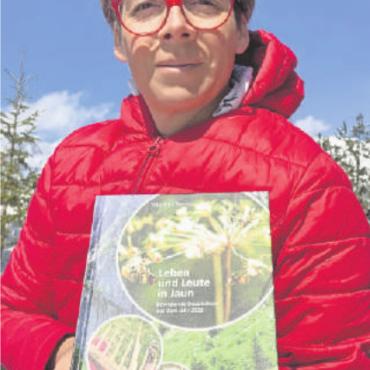 «Leben und Leute in Jaun» - Im Buch hat Marlies Remy ihre Blogartikel aus dem Jahr 2021 zusammengefasst. FOTO: ZVG