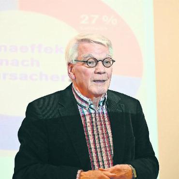 Ein Logo für Saanenmöser - Gastreferent Hansruedi Müller legte der Versammlung nahe, in Sachen Nachhaltigkeit aktiv zu werden.