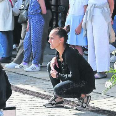 «Dance on Ice» ohne Regen - Thaïs Martínez Fraga, die als Leiterin für den Tanz am Projekt beteiligt war, verfolgte gespannt und auch ein bisschen stolz, was die Schülerinnen und Schüler am Samstag der Öffentlichkeit präsentierten.