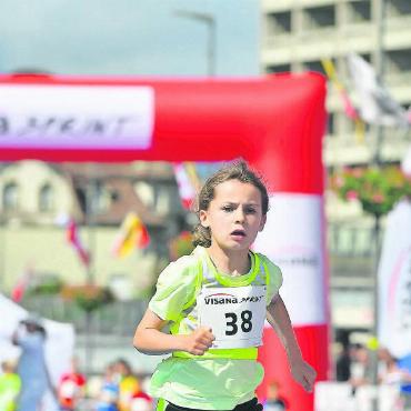 Erfolgreiche Saaner Sprintathleten in Interlaken - Die achtjährige Joelle Steffen konnte ihre persönliche Bestleistung über 50 Meter auf 8,72 verbessern. Für sie resultierte Schlussrang 8.