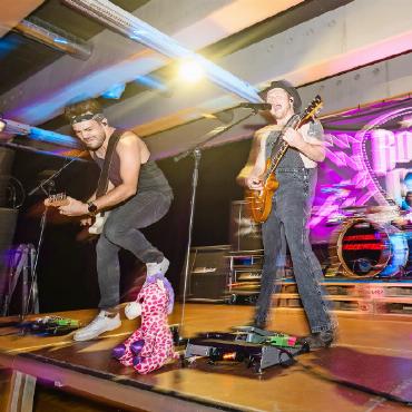 Country Night Nummer 36 in Gstaad - «Rock out» in der Eldoradobar.