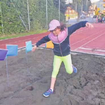 Wetterglück am Sporttag - Weitsprung: Fast so schön wie fliegen.