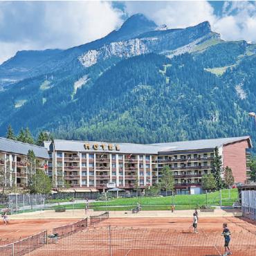 Glacier 3000 investiert in den Hotelsektor von Les Diablerets - Das 1972 eröffnete Eurotel Victoria wird nächstes Jahr komplett renoviert werden. FOTO: ZVG