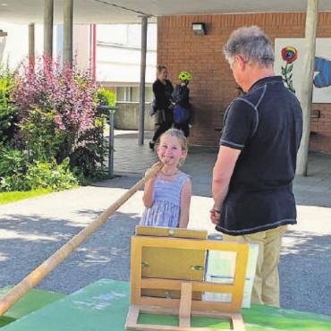 Grossandrang beim Schnuppertag der Musikschule - Es hat getönt, das Alphorn!