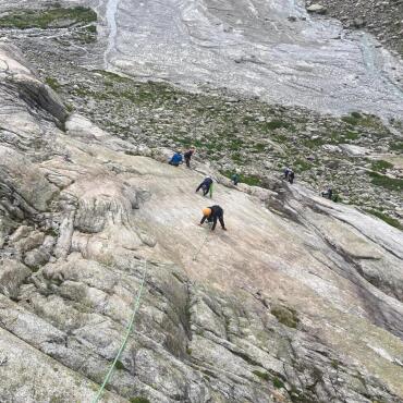 Eine Woche wie «richtige» Alpinisten - Beim selbständigen Mehrseillaengenklettern.