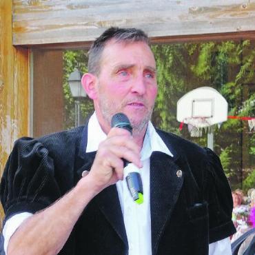 «Auf diesen Felsen will ich meine Kirche bauen» - Die kleineren Rollen, die er im Laienspiel übernahm, hinderten den Präsidenten Stephan Addor nicht daran, die Organisation fest im Griff zu halten. Dies war nur dank seinen aktiven Ratskolleg:innen und unzähligen freiwilligen Helfer:innen möglich.