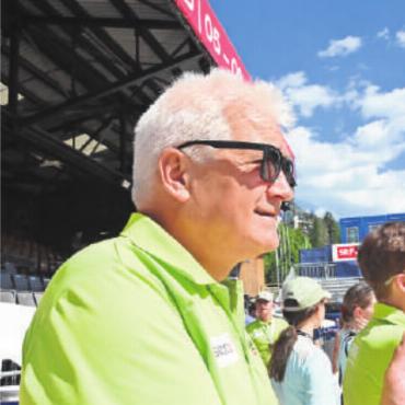 Das Swatch Beach Pro Gstaad - ein Beachvolleyballfest - Da lacht der Turnierdirektor: Ruedi Kunz.