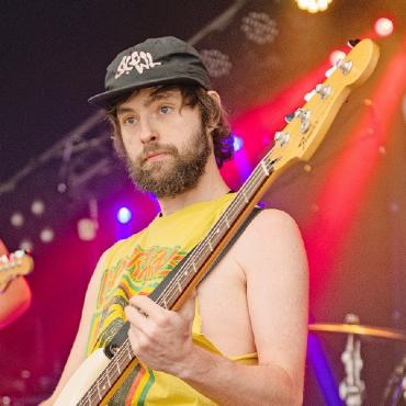 Mad Muni tollte durch das Wasser - Mitglied der Schweizer Band «Vagante».