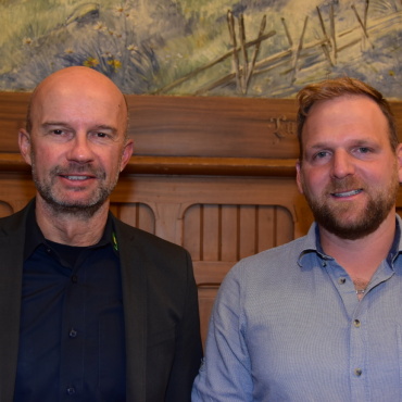 Eine Million Franken für Fotovoltaik auf den Landi-Dächern - Sie blicken trotz grosser Herausforderungen positiv in die Zukunft: Mario Cairoli, Vorsitzender der ­Geschäftsleitung (links) und Jonathan Trachsel,  Verwaltungsratspräsident der Landi Simmental-­Saanenland. (Fotos: AvS)