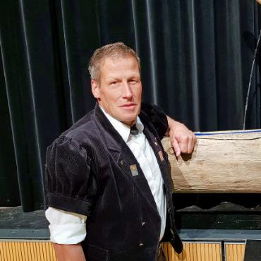 Klangvoller Jodelgesang und brillant gespieltes Theater des Jodlerklubs Gsteig - Ueli Perreten