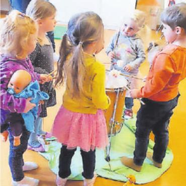 Frühmusik – die faszinierende Welt der Musik entdecken - Viel mehr als eine sinnvolle Beschäftigung: der ganzheitliche Einstieg in die Welt der Musik. FOTO: ZVG