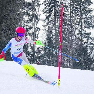 Verspäteter aber erfolgreicher Saisonauftakt in Saanen - Isaac Henchoz, Saanen, wurde am Nachmittag Zweiter.